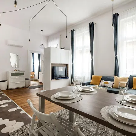 Appartement Bright And Peaceful In The Centre