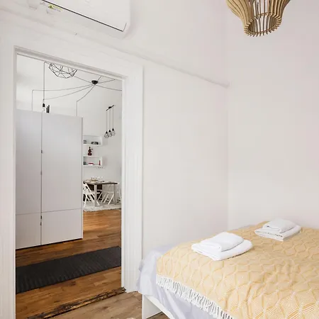 Bright And Peaceful In The Centre Apartment *